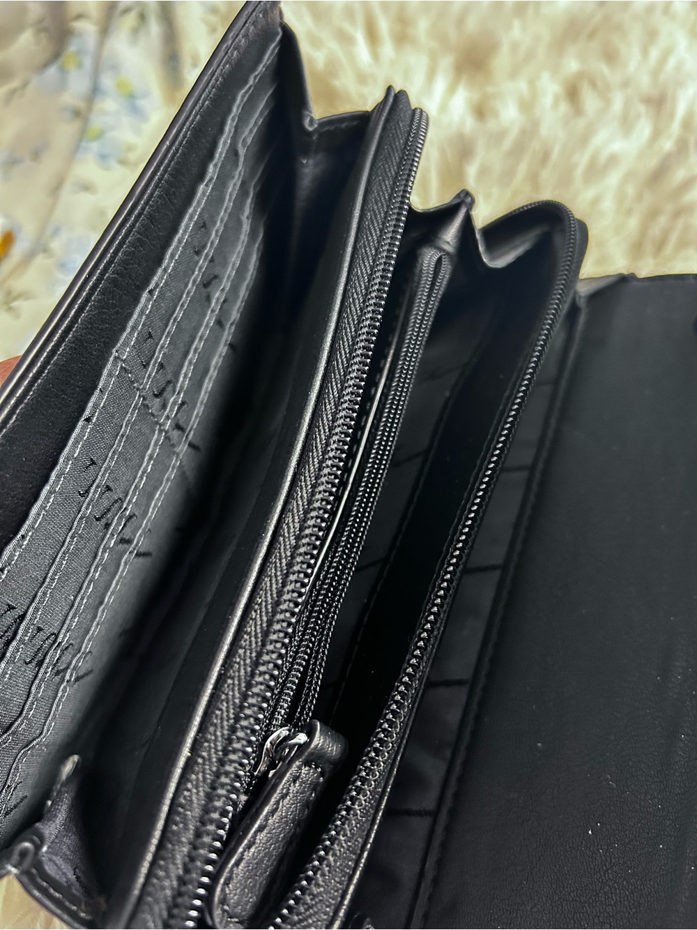 Vera Wang Black Women's Leather Wallet‎ Clutch - Compact Everyday Organizer - Picture 8 of 10